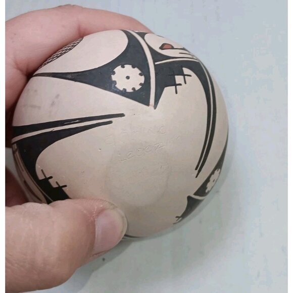 Mata Ortiz pottery Signed by Gabino Ledezma Handmade and Painted Folk Art - Picture 7 of 7